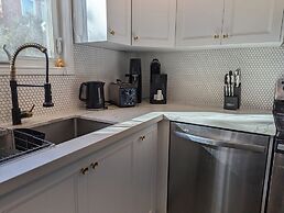 Mississauga Manor - Meadowvale