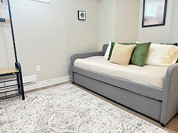 Mississauga Manor - Meadowvale