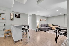 Mississauga Manor - Meadowvale