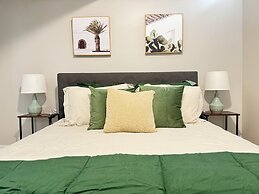 Mississauga Manor - Meadowvale