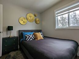 Mississauga Manor - Meadowvale