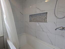 Mississauga Manor - Meadowvale