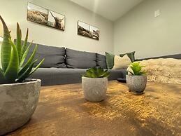 Mississauga Manor - Meadowvale