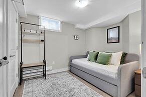 Mississauga Manor - Meadowvale