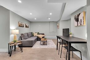 Mississauga Manor - Meadowvale