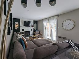 Mississauga Manor - Meadowvale