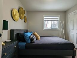 Mississauga Manor - Meadowvale