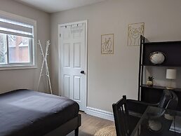 Mississauga Manor - Meadowvale