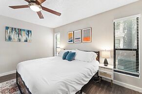Charming King Bed 1BR w Pool 5 Min to DT