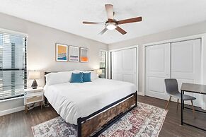 Charming King Bed 1BR w Pool 5 Min to DT
