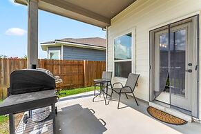 Close to Cota Downtown Cozy Luxe 4BR