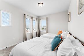 Close to Cota Downtown Cozy Luxe 4BR