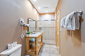 Elegant Elite Estate By Ghosal Luxury Lodging