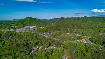 Elegant Elite Estate By Ghosal Luxury Lodging