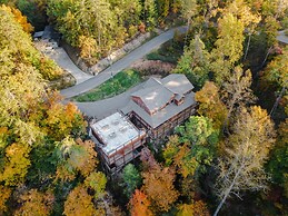 Elegant Elite Estate By Ghosal Luxury Lodging