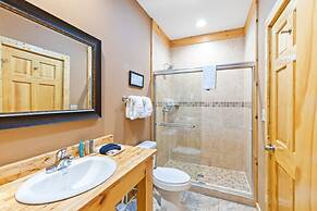 Elegant Elite Estate By Ghosal Luxury Lodging