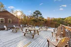 Elegant Elite Estate By Ghosal Luxury Lodging