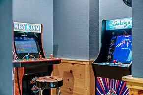 Elegant Elite Estate By Ghosal Luxury Lodging