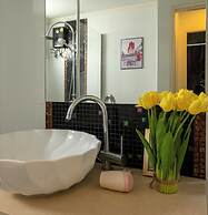 Amazon Apartments by Apartwell