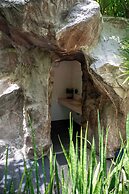 Amazon Apartments by Apartwell