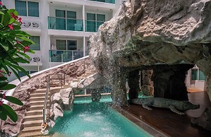 Amazon Apartments by Apartwell