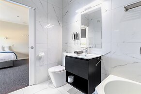 Hamilton Motel 2025 Limited