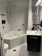 Hamilton Motel 2025 Limited