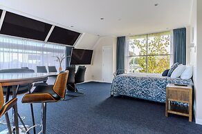 Hamilton Motel 2025 Limited