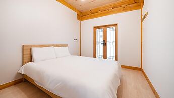 Gyeongju Ipsaedalseumeunal