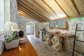 Balangan Beach Villa Idaman Bungalows