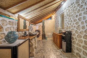 Balangan Beach Villa Idaman Bungalows