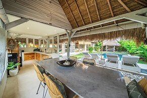 Balangan Beach Villa Idaman Bungalows