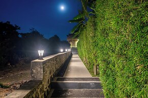 Balangan Beach Villa Idaman Bungalows