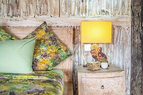 Balangan Beach Villa Idaman Bungalows