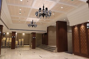 Hotel Golden Nest - Thane