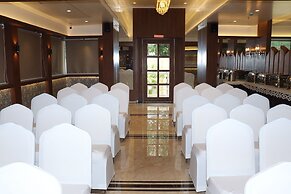 Hotel Golden Nest - Thane