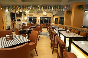 Hotel Golden Nest - Thane