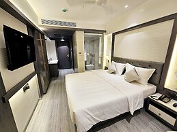 Hotel Golden Nest - Thane