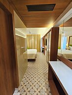 Hotel Golden Nest - Thane