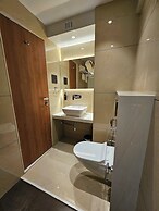 Hotel Golden Nest - Thane