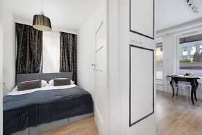 Black & White Szczecin by Renters