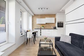 Black & White Szczecin by Renters