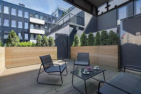 Black & White Szczecin by Renters