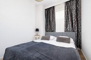 Black & White Szczecin by Renters