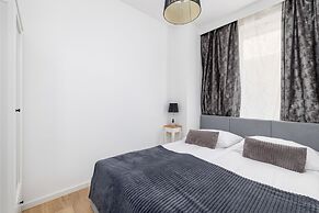 Black & White Szczecin by Renters