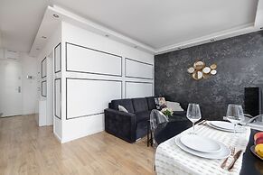 Black & White Szczecin by Renters