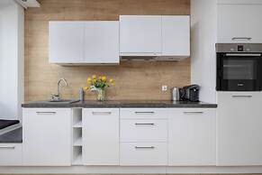 Black & White Szczecin by Renters