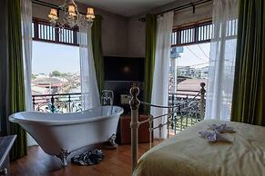 Roomquest Rimrabeang Amphawa Floating Market