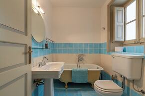 Amari Elegant Apartment