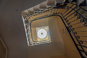 Amari Elegant Apartment